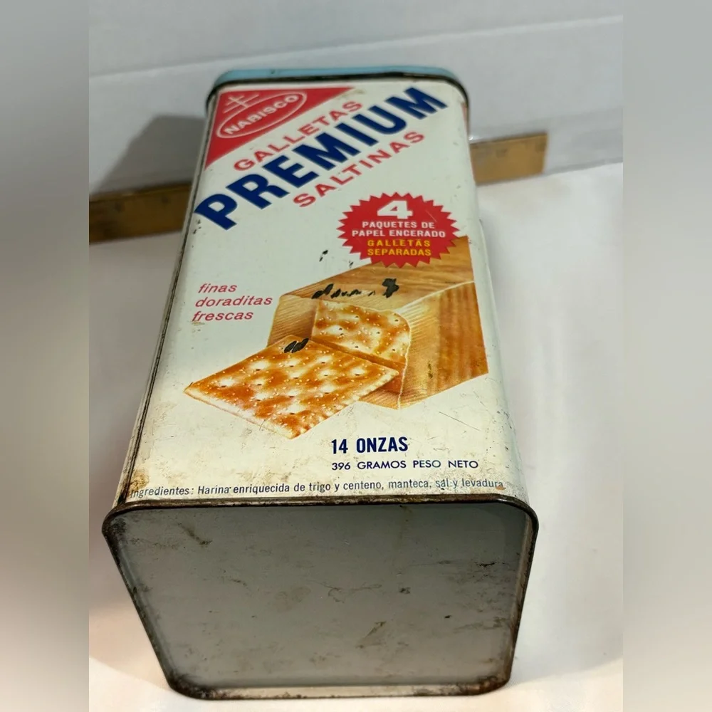 vintage Nabisco Premium‎ Saltine Crackers metal tin